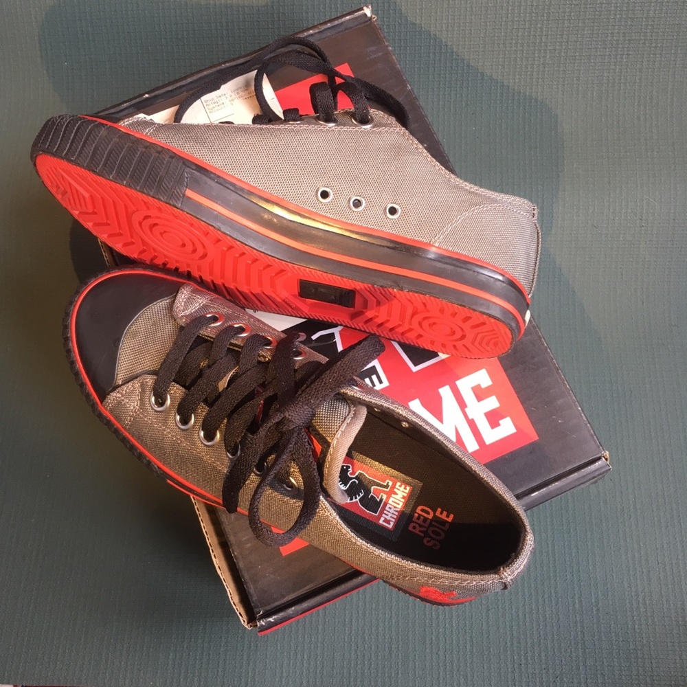 W’s: 6.5, M’s: 5 •Chrome Industries• Kursk-Cordura Grey Red Sole Cycling Sneaks - Picture 7 of 10